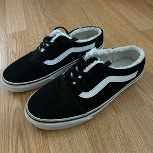 Women’s Vans sherpa lined mules